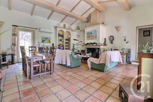 Maison à vendre - 5 pièces - 178 m2 - Roquebrune Sur Argens - 83 - PROVENCE-ALPES-COTE-D-AZUR