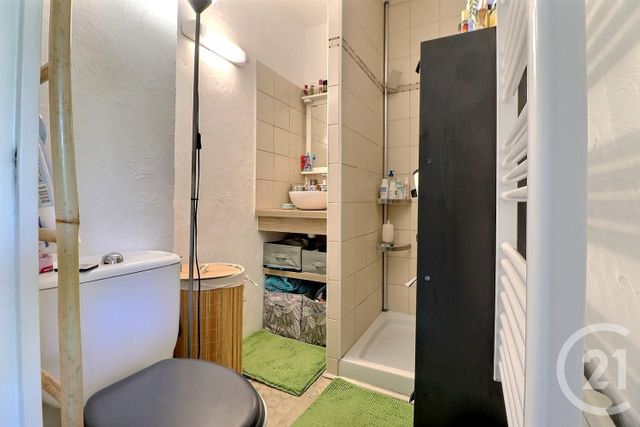 Appartement F2 à vendre - 2 pièces - 27 m2 - Frejus - 83 - PROVENCE-ALPES-COTE-D-AZUR