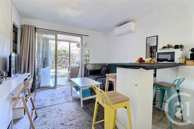 Appartement F2 à vendre - 2 pièces - 27 m2 - Frejus - 83 - PROVENCE-ALPES-COTE-D-AZUR