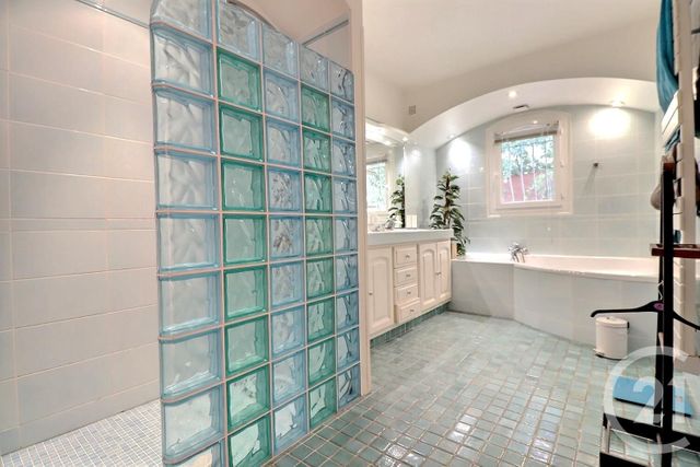 Maison à vendre - 8 pièces - 210 m2 - Puget Sur Argens - 83 - PROVENCE-ALPES-COTE-D-AZUR