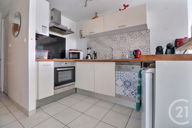 Appartement à vendre - 2 pièces - 37,28 m2 - St Raphael - 83 - PROVENCE-ALPES-COTE-D-AZUR