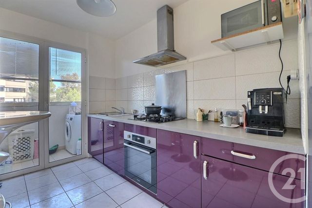 Appartement F3 à vendre - 3 pièces - 78,46 m2 - St Raphael - 83 - PROVENCE-ALPES-COTE-D-AZUR