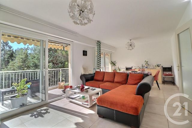 Appartement F3 à vendre - 3 pièces - 78,46 m2 - St Raphael - 83 - PROVENCE-ALPES-COTE-D-AZUR