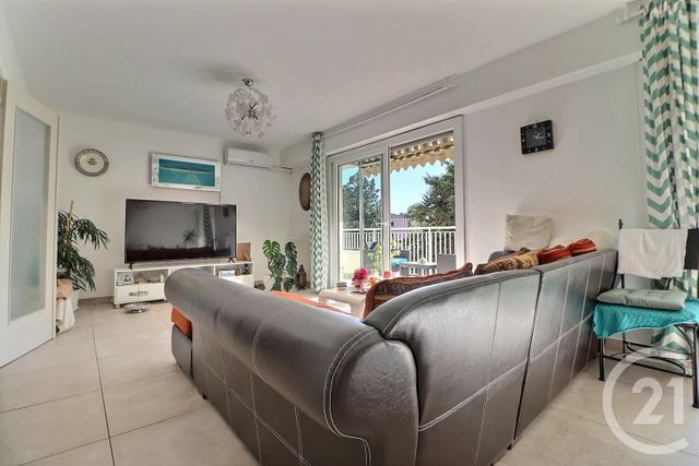 Appartement F3 à vendre - 3 pièces - 78,46 m2 - St Raphael - 83 - PROVENCE-ALPES-COTE-D-AZUR