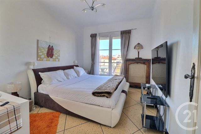 Appartement F4 à vendre - 4 pièces - 82,55 m2 - St Raphael - 83 - PROVENCE-ALPES-COTE-D-AZUR