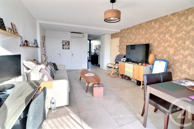 Appartement F3 &agrave; vendre - 3 pi&egrave;ces - 63 m2 - St Raphael - 83 - PROVENCE-ALPES-COTE-D-AZUR