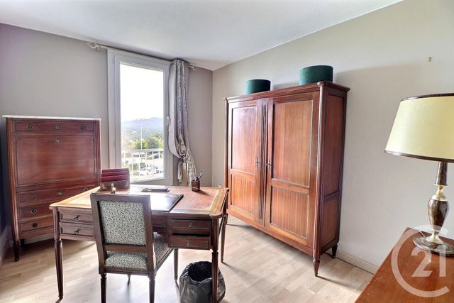 Appartement F4 &agrave; vendre - 4 pi&egrave;ces - 79 m2 - St Raphael - 83 - PROVENCE-ALPES-COTE-D-AZUR