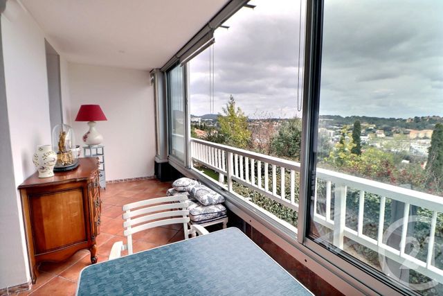 Appartement F4 &agrave; vendre - 4 pi&egrave;ces - 79 m2 - St Raphael - 83 - PROVENCE-ALPES-COTE-D-AZUR