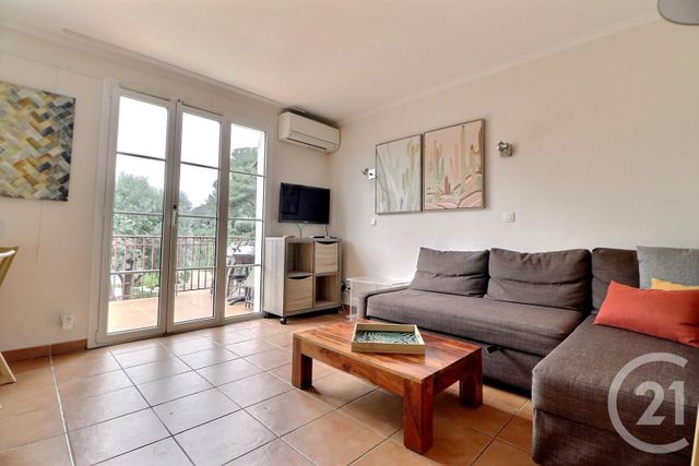 Appartement F3 &agrave; vendre - 2 pi&egrave;ces - 39 m2 - St Raphael - 83 - PROVENCE-ALPES-COTE-D-AZUR