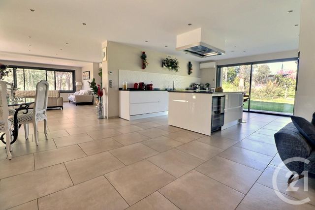 Maison &agrave; vendre - 6 pi&egrave;ces - 262 m2 - Roquebrune Sur Argens - 83 - PROVENCE-ALPES-COTE-D-AZUR