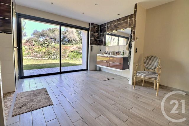 Maison &agrave; vendre - 6 pi&egrave;ces - 262 m2 - Roquebrune Sur Argens - 83 - PROVENCE-ALPES-COTE-D-AZUR