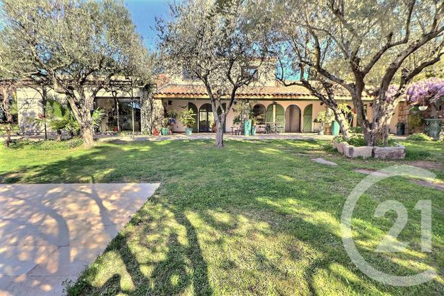 Maison &agrave; vendre - 6 pi&egrave;ces - 262 m2 - Roquebrune Sur Argens - 83 - PROVENCE-ALPES-COTE-D-AZUR