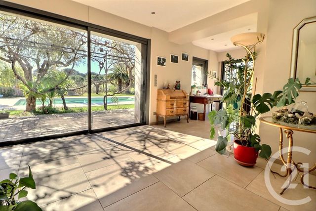 Maison &agrave; vendre - 6 pi&egrave;ces - 262 m2 - Roquebrune Sur Argens - 83 - PROVENCE-ALPES-COTE-D-AZUR