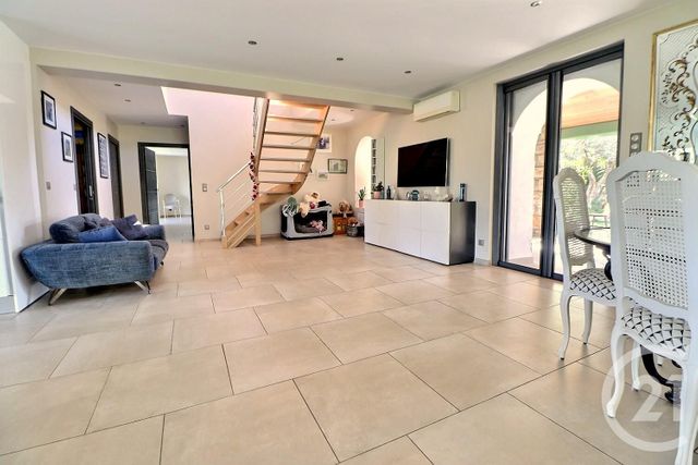 Maison &agrave; vendre - 6 pi&egrave;ces - 262 m2 - Roquebrune Sur Argens - 83 - PROVENCE-ALPES-COTE-D-AZUR