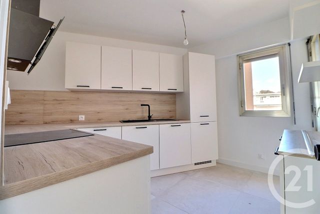 Appartement F3 &agrave; vendre - 3 pi&egrave;ces - 70,58 m2 - St Raphael - 83 - PROVENCE-ALPES-COTE-D-AZUR
