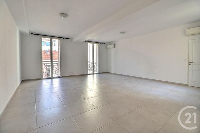 Appartement F3 &agrave; vendre - 3 pi&egrave;ces - 81,91 m2 - St Raphael - 83 - PROVENCE-ALPES-COTE-D-AZUR