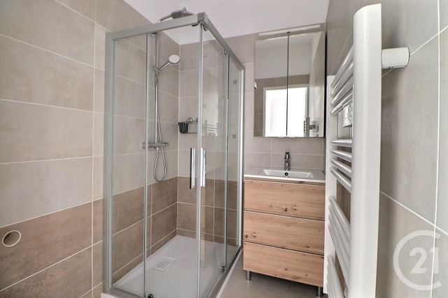 Appartement F3 &agrave; vendre - 3 pi&egrave;ces - 81,91 m2 - St Raphael - 83 - PROVENCE-ALPES-COTE-D-AZUR