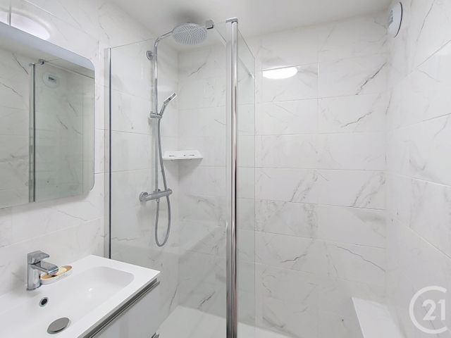 Appartement &agrave; vendre - 2 pi&egrave;ces - 30,66 m2 - St Raphael - 83 - PROVENCE-ALPES-COTE-D-AZUR