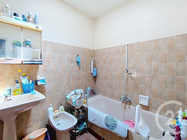Appartement F3 &agrave; vendre - 3 pi&egrave;ces - 72,20 m2 - St Raphael - 83 - PROVENCE-ALPES-COTE-D-AZUR