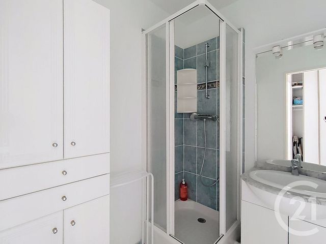 Appartement &agrave; vendre - 2 pi&egrave;ces - 23,62 m2 - St Raphael - 83 - PROVENCE-ALPES-COTE-D-AZUR