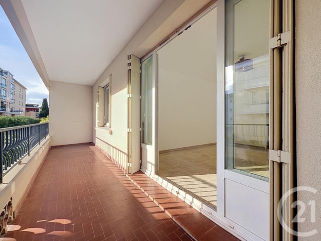 Appartement 3 pièces 61 m² · à Saint-Raphaël · 60,6 m² · 240 000 €