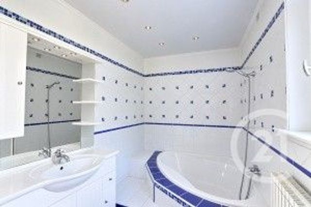 Maison &agrave; vendre - 5 pi&egrave;ces - 156,60 m2 - Frejus - 83 - PROVENCE-ALPES-COTE-D-AZUR