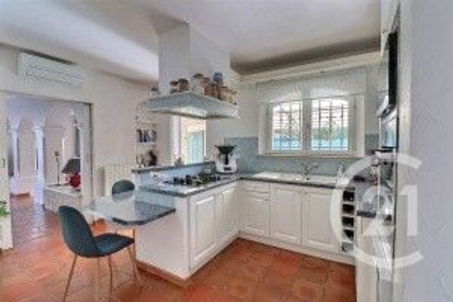 Maison &agrave; vendre - 5 pi&egrave;ces - 156,60 m2 - Frejus - 83 - PROVENCE-ALPES-COTE-D-AZUR