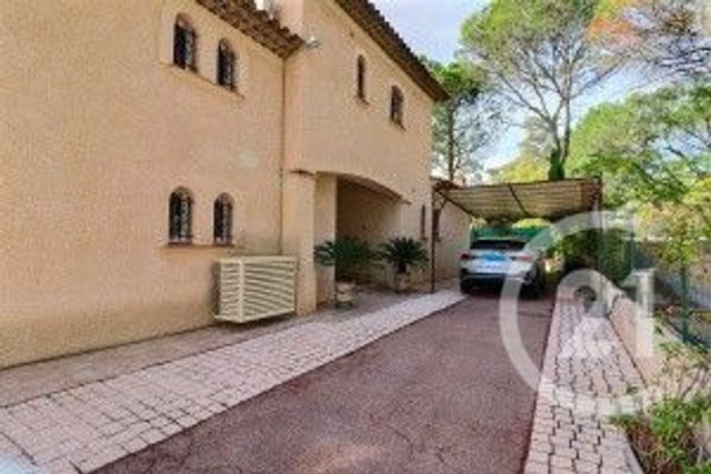 Maison &agrave; vendre - 5 pi&egrave;ces - 156,60 m2 - Frejus - 83 - PROVENCE-ALPES-COTE-D-AZUR