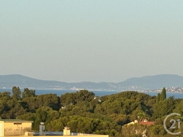 Appartement T2 à vendre - 2 pièces - 43,27 m2 - St Raphael - 83 - PROVENCE-ALPES-COTE-D-AZUR