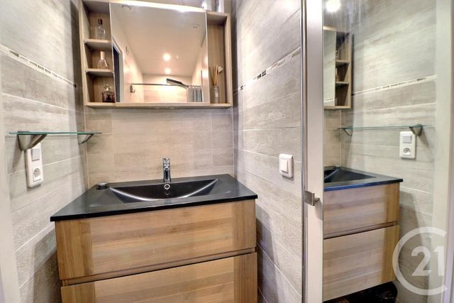 Appartement T4 &agrave; vendre - 4 pi&egrave;ces - 100,90 m2 - St Raphael - 83 - PROVENCE-ALPES-COTE-D-AZUR