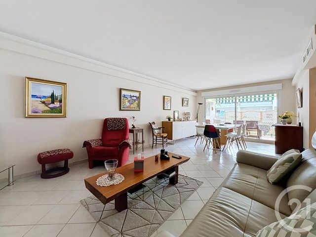 Appartement T3 &agrave; vendre - 3 pi&egrave;ces - 74,47 m2 - St Raphael - 83 - PROVENCE-ALPES-COTE-D-AZUR