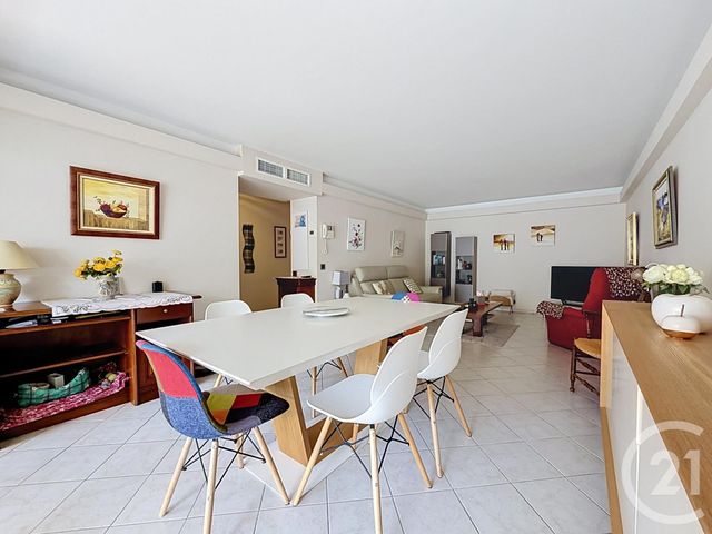 Appartement T3 &agrave; vendre - 3 pi&egrave;ces - 74,47 m2 - St Raphael - 83 - PROVENCE-ALPES-COTE-D-AZUR