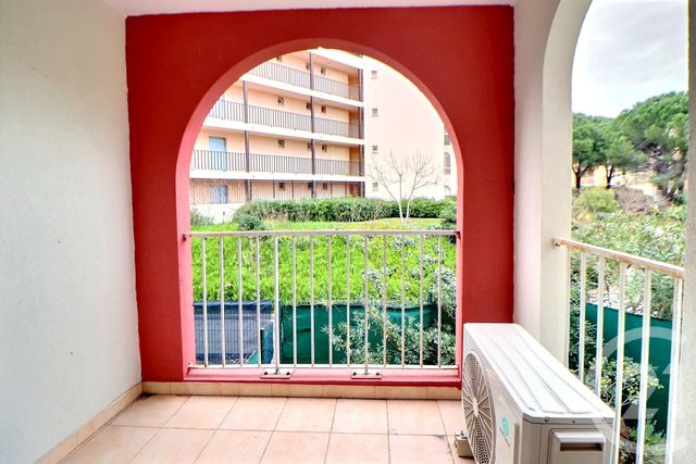 Appartement F3 à vendre - 3 pièces - 65 m2 - Frejus - 83 - PROVENCE-ALPES-COTE-D-AZUR