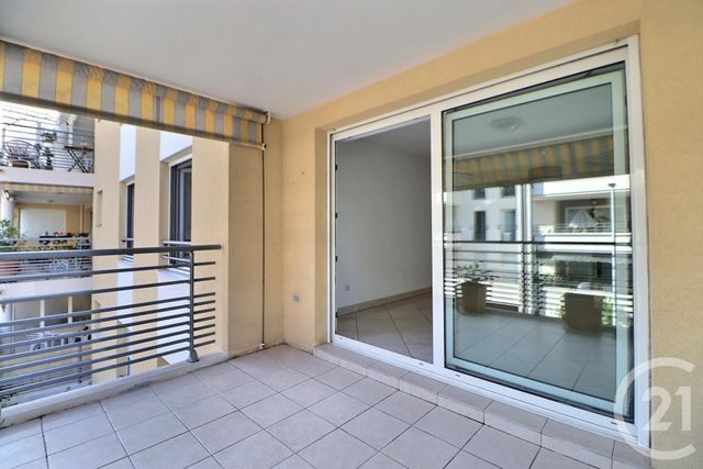 Appartement T3 à vendre - 3 pièces - 75 m2 - St Raphael - 83 - PROVENCE-ALPES-COTE-D-AZUR