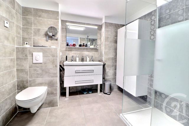 Appartement T5 à vendre - 5 pièces - 105,06 m2 - Puget Sur Argens - 83 - PROVENCE-ALPES-COTE-D-AZUR