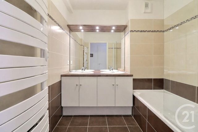 Appartement F4 &agrave; vendre - 4 pi&egrave;ces - 105,69 m2 - St Raphael - 83 - PROVENCE-ALPES-COTE-D-AZUR