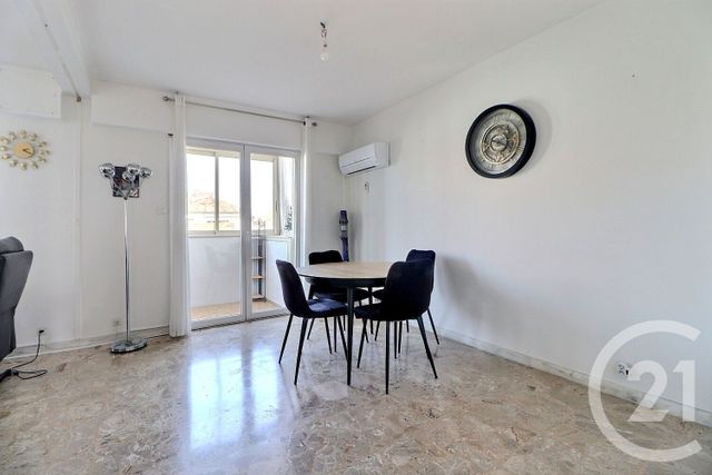 Appartement F3 &agrave; vendre - 3 pi&egrave;ces - 64,72 m2 - St Raphael - 83 - PROVENCE-ALPES-COTE-D-AZUR