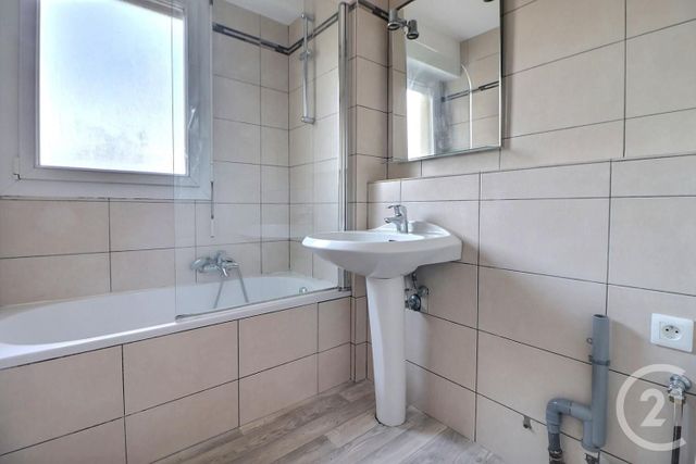 Appartement T3 &agrave; vendre - 3 pi&egrave;ces - 61,30 m2 - St Raphael - 83 - PROVENCE-ALPES-COTE-D-AZUR