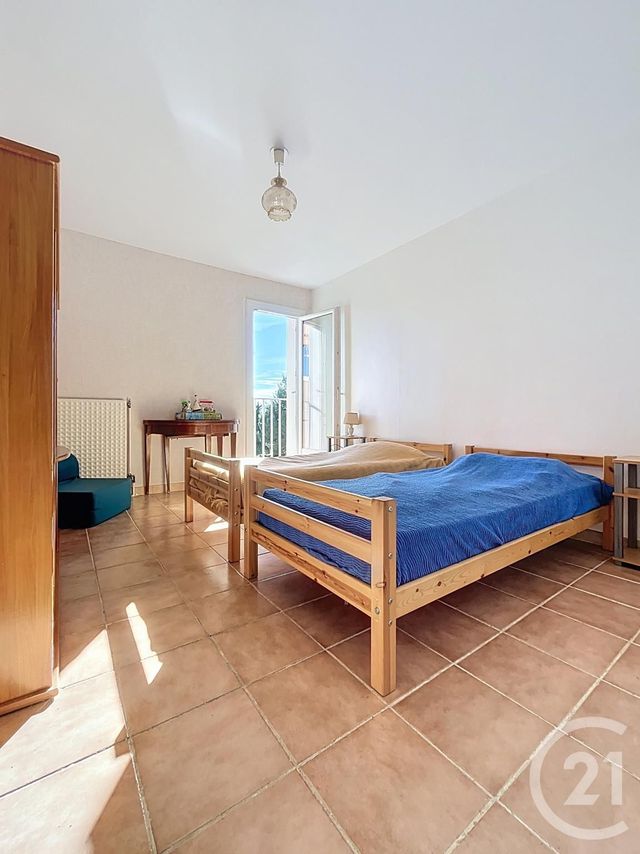 Appartement T3 à vendre - 3 pièces - 67 m2 - Frejus - 83 - PROVENCE-ALPES-COTE-D-AZUR