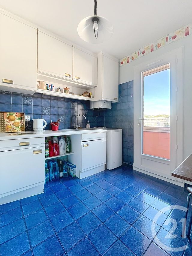 Appartement T3 à vendre - 3 pièces - 67 m2 - Frejus - 83 - PROVENCE-ALPES-COTE-D-AZUR