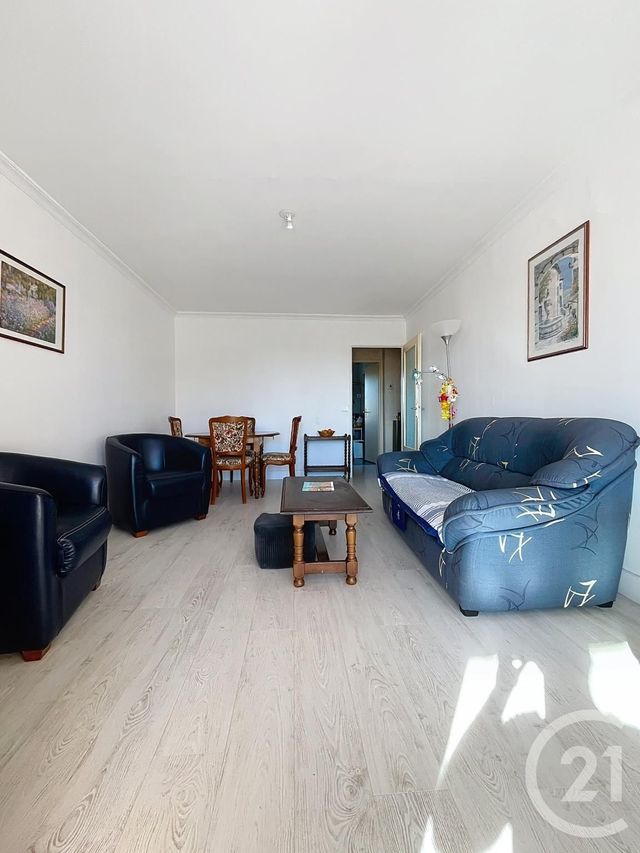 Appartement T3 à vendre - 3 pièces - 67 m2 - Frejus - 83 - PROVENCE-ALPES-COTE-D-AZUR