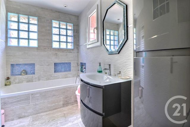 Maison &agrave; vendre - 5 pi&egrave;ces - 130 m2 - St Raphael - 83 - PROVENCE-ALPES-COTE-D-AZUR