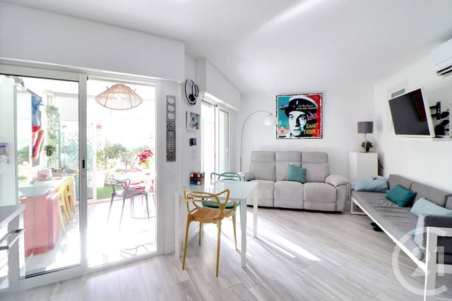Appartement T3 &agrave; vendre - 3 pi&egrave;ces - 60 m2 - St Raphael - 83 - PROVENCE-ALPES-COTE-D-AZUR