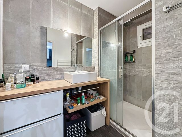 Appartement T2 à vendre - 2 pièces - 46 m2 - St Jacques De La Lande - 35 - BRETAGNE