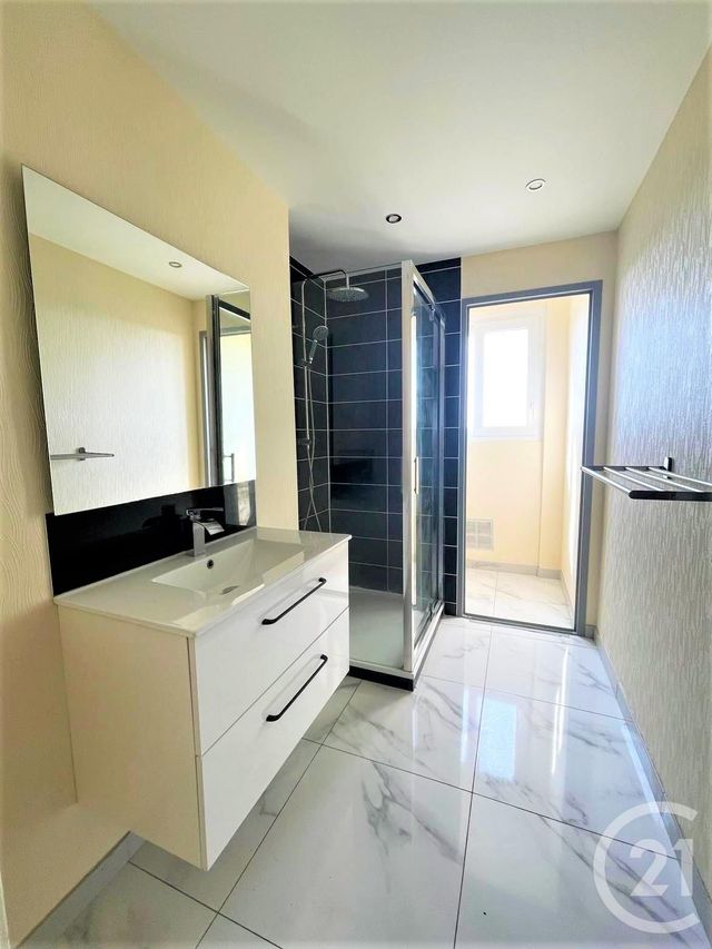 Appartement T3 &agrave; louer - 3 pi&egrave;ces - 57,20 m2 - St Jacques De La Lande - 35 - BRETAGNE