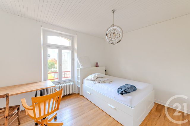 Maison &agrave; louer - 12 pi&egrave;ces - 270 m2 - Rennes - 35 - BRETAGNE