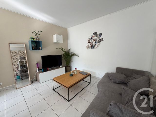 Appartement T2 &agrave; louer - 2 pi&egrave;ces - 45,44 m2 - St Jacques De La Lande - 35 - BRETAGNE