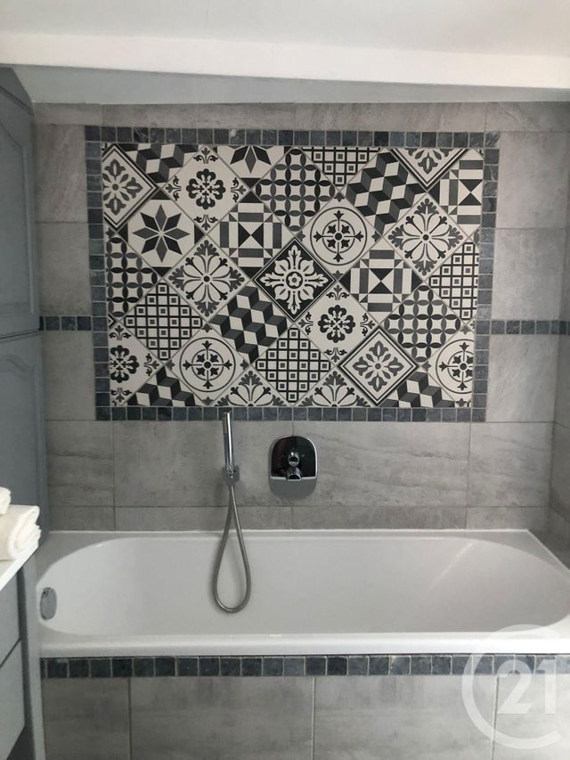 Appartement F2 &agrave; louer - 2 pi&egrave;ces - 31 m2 - Quillan - 11 - LANGUEDOC-ROUSSILLON