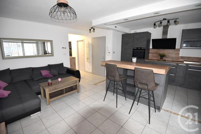 Appartement F3 &agrave; louer - 3 pi&egrave;ces - 69,73 m2 - Florange - 57 - LORRAINE