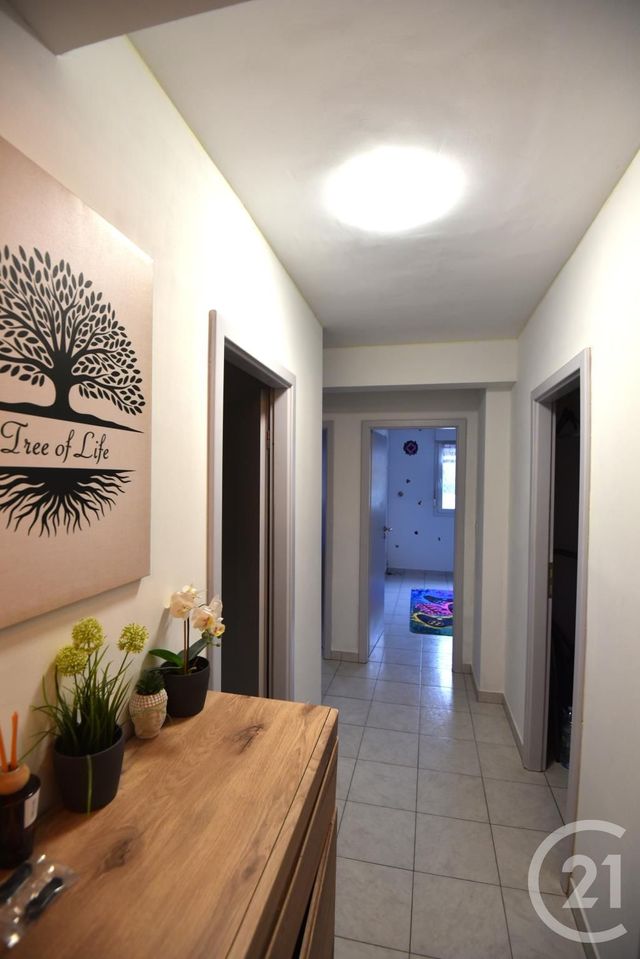 Appartement F3 &agrave; louer - 3 pi&egrave;ces - 69,73 m2 - Florange - 57 - LORRAINE